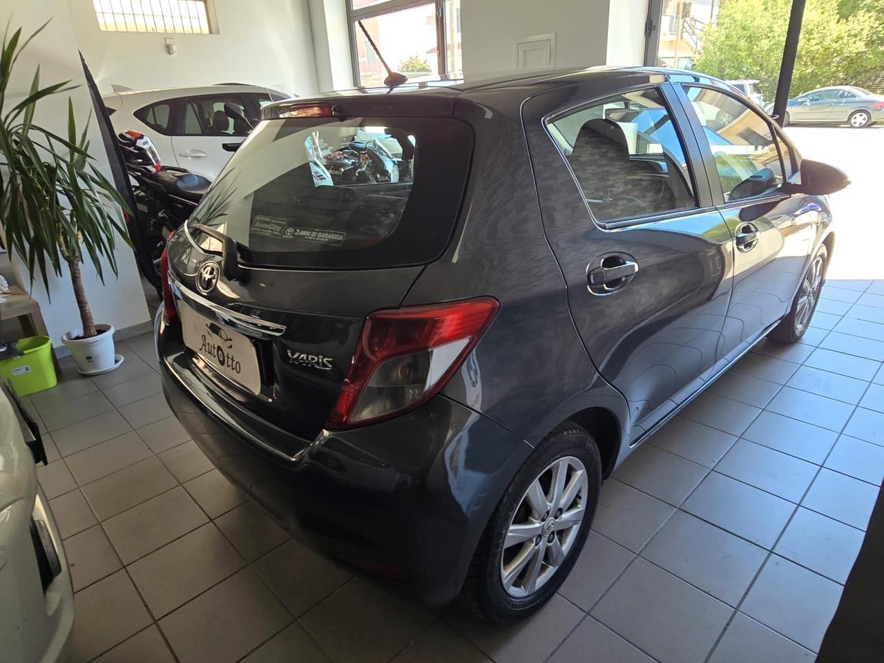 Toyota Yaris 1.3 5 porte Lounge