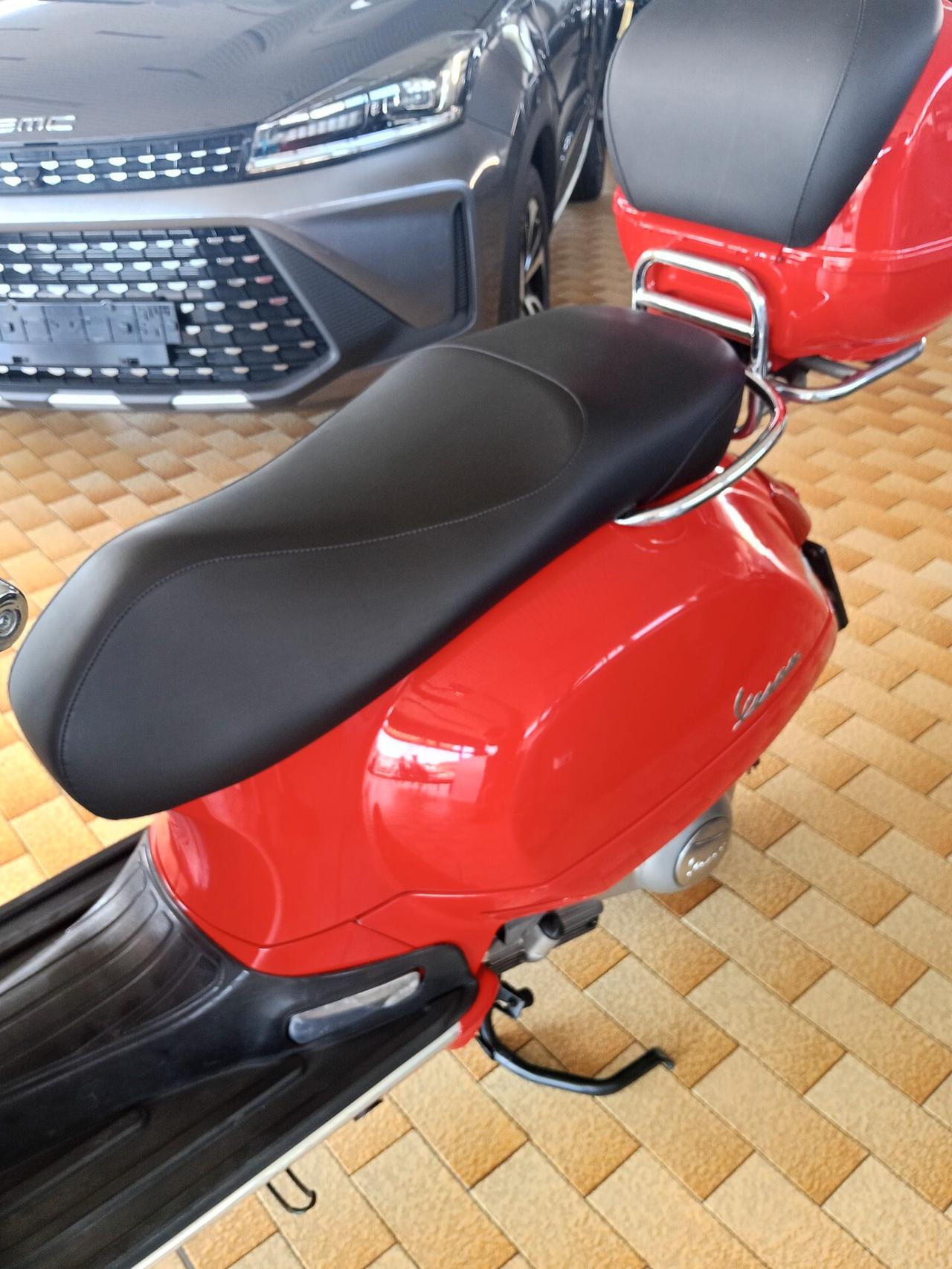 Piaggio Vespa 300 GTS