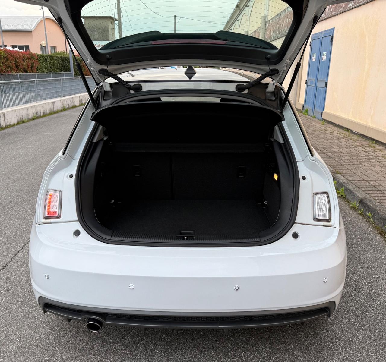 Audi A1 1.0 TFSI ultra S-Line. 2017.