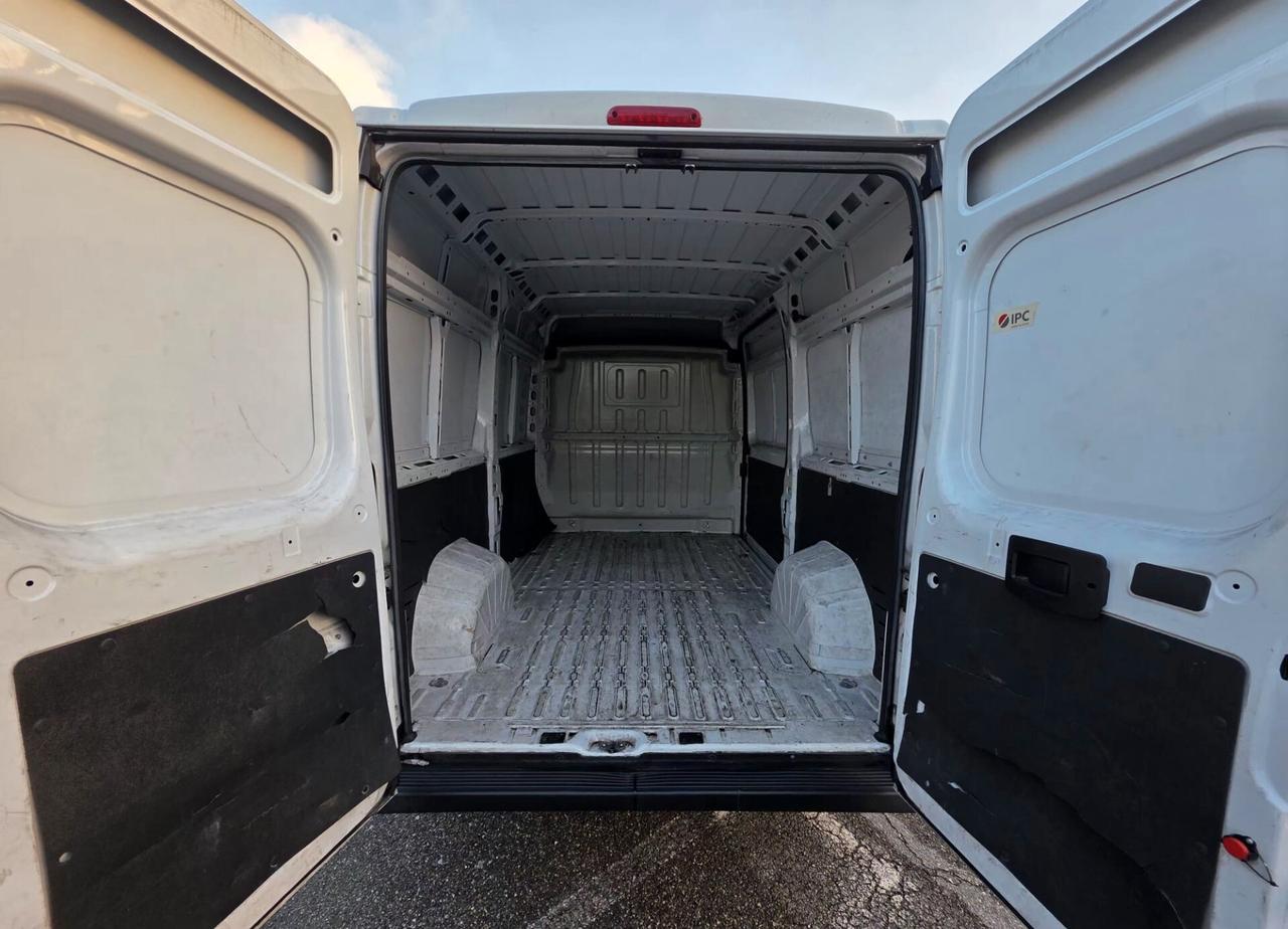 Peugeot Boxer 335 2.2 BlueHDi 140 S&S PC-TN Furgone