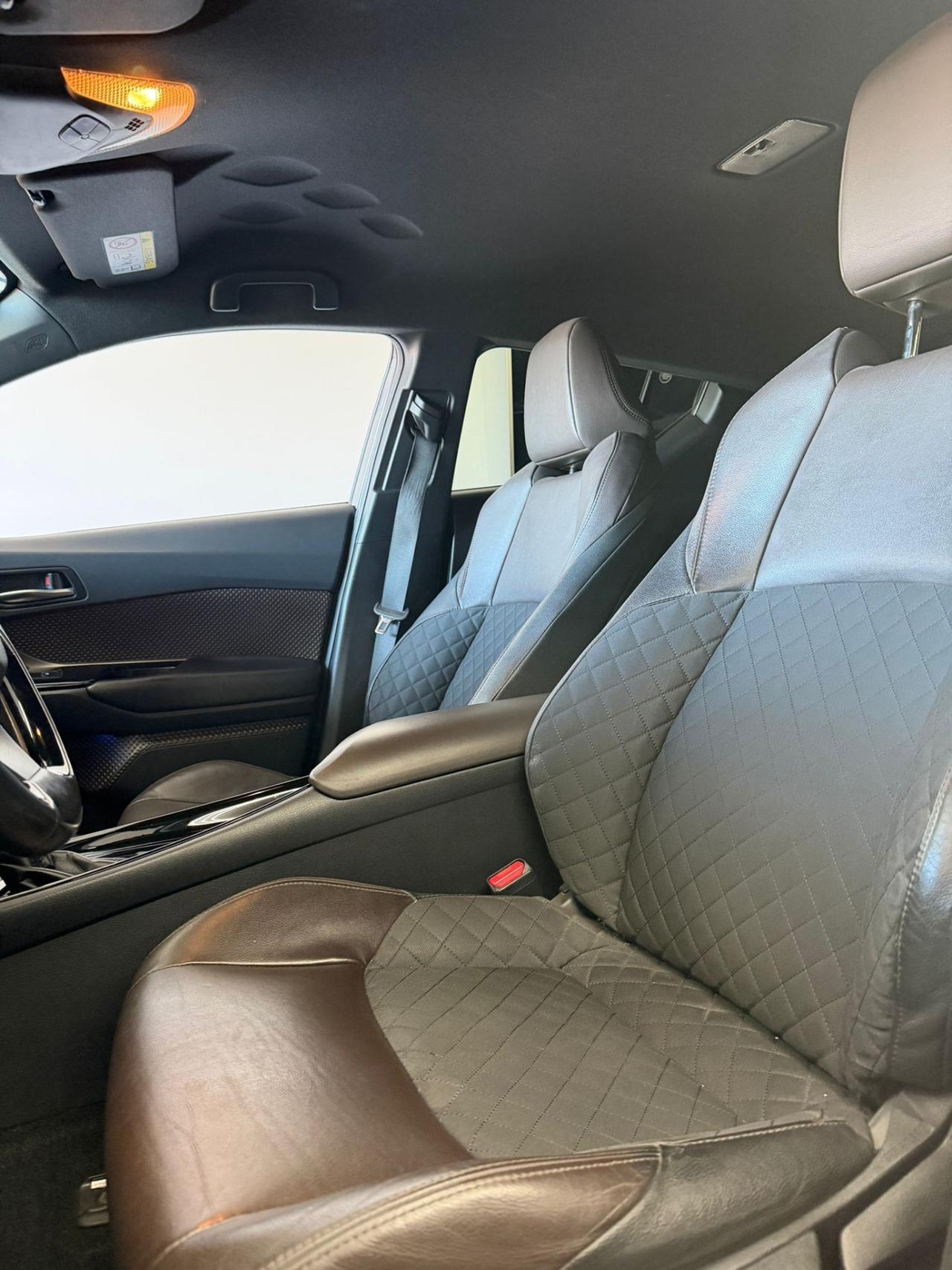 Toyota C-HR 1.8 Hybrid E-CVT Lounge