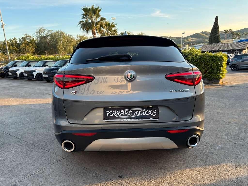 Alfa Romeo Stelvio 2.2 Turbodiesel 210 CV AT8 Q4 Executive 2018 / KM 235.000 Tua a solo 149 Euro al mese