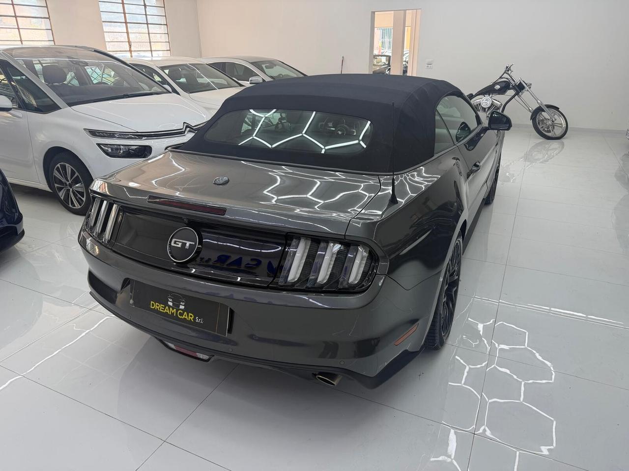 Ford Mustang Convertible 5.0 V8 421CV - Benzina