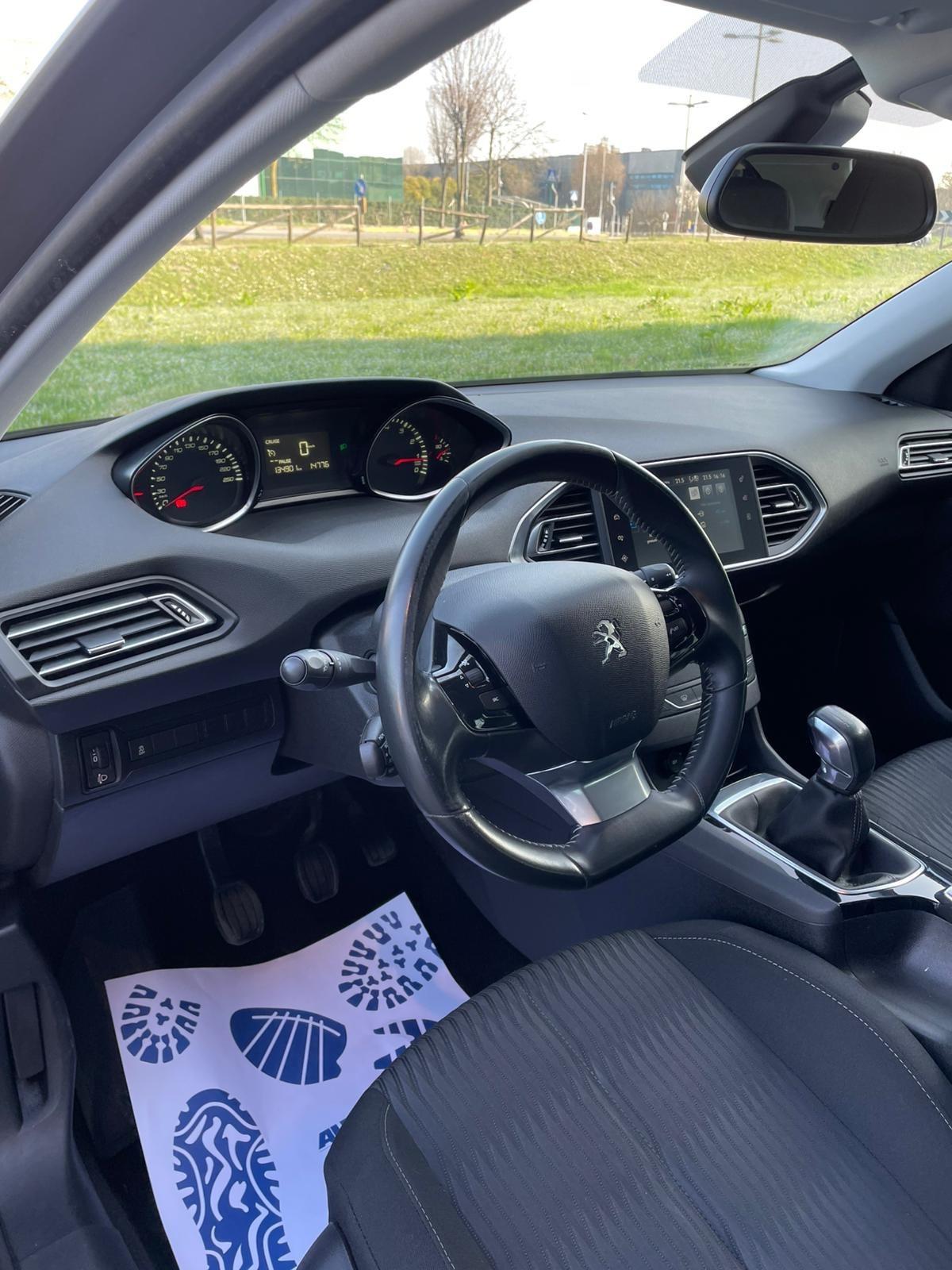 Peugeot 308 1.2 Neopatentati Finanziabile