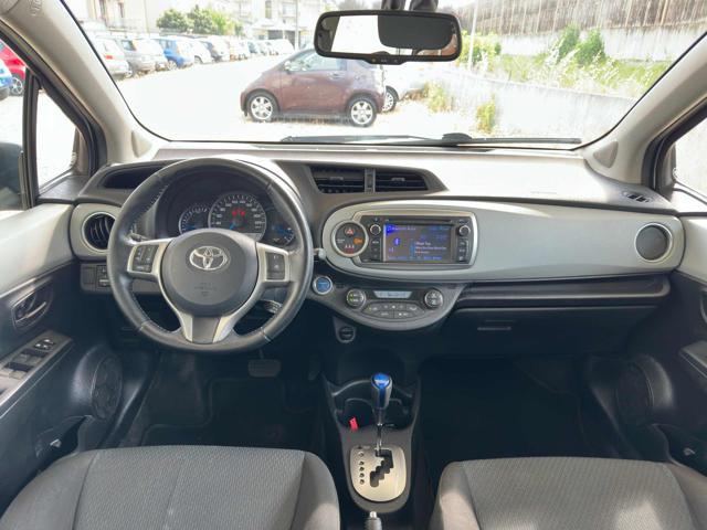 TOYOTA Yaris 1.5 5 POSTI IBRIDA OK NEOPATENTATI BI-COLOR