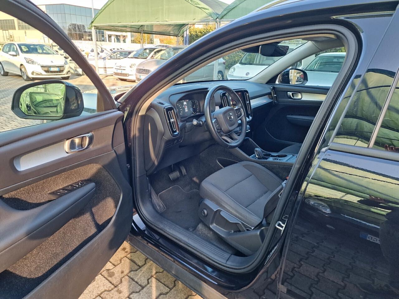 Volvo XC40 tettuccio apribile