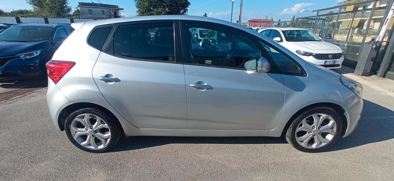Hyundai iX20 1.4 D STYLE - LEGGI!