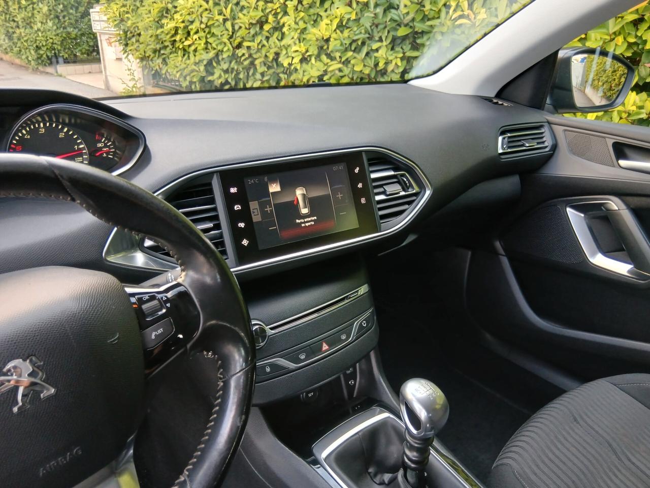Peugeot 308 BlueHDi 115 cv allure sw tua a € 158 mese