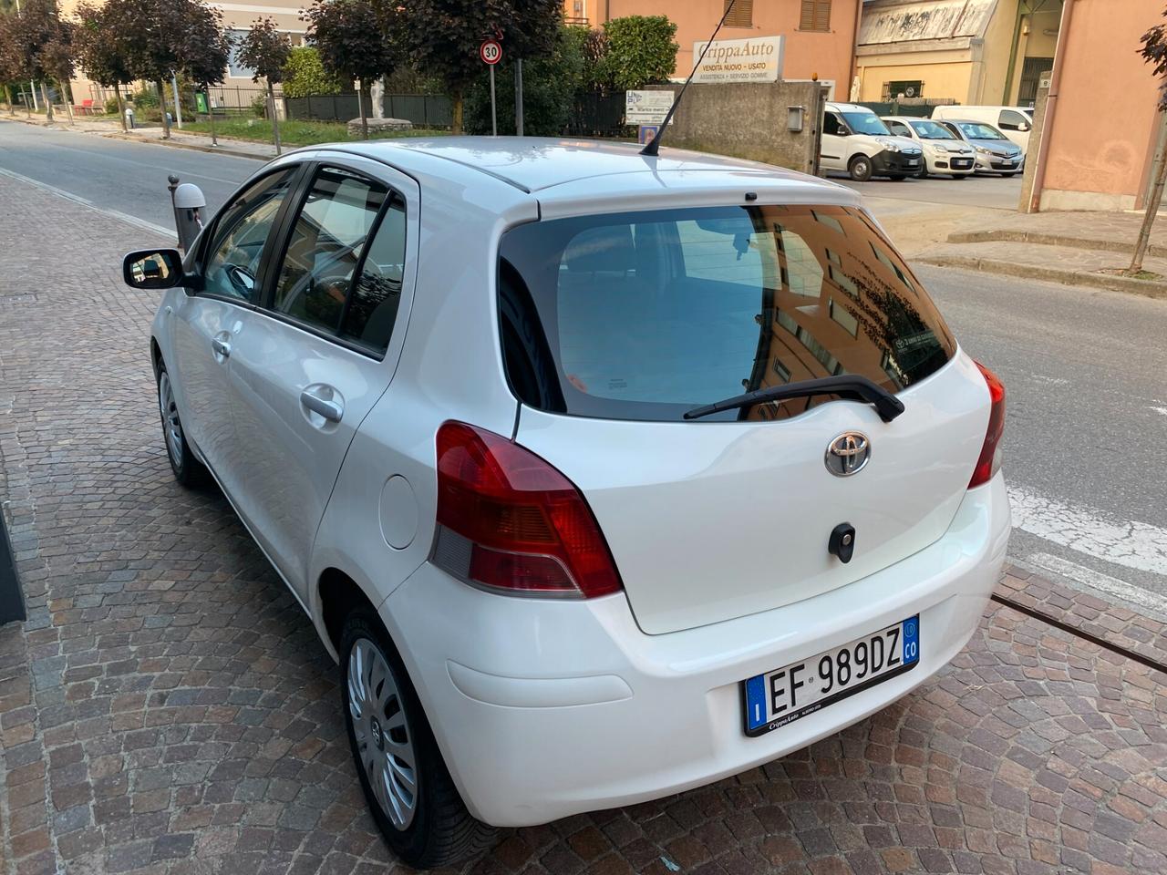 Toyota Yaris 1.0 5 Porte Sol