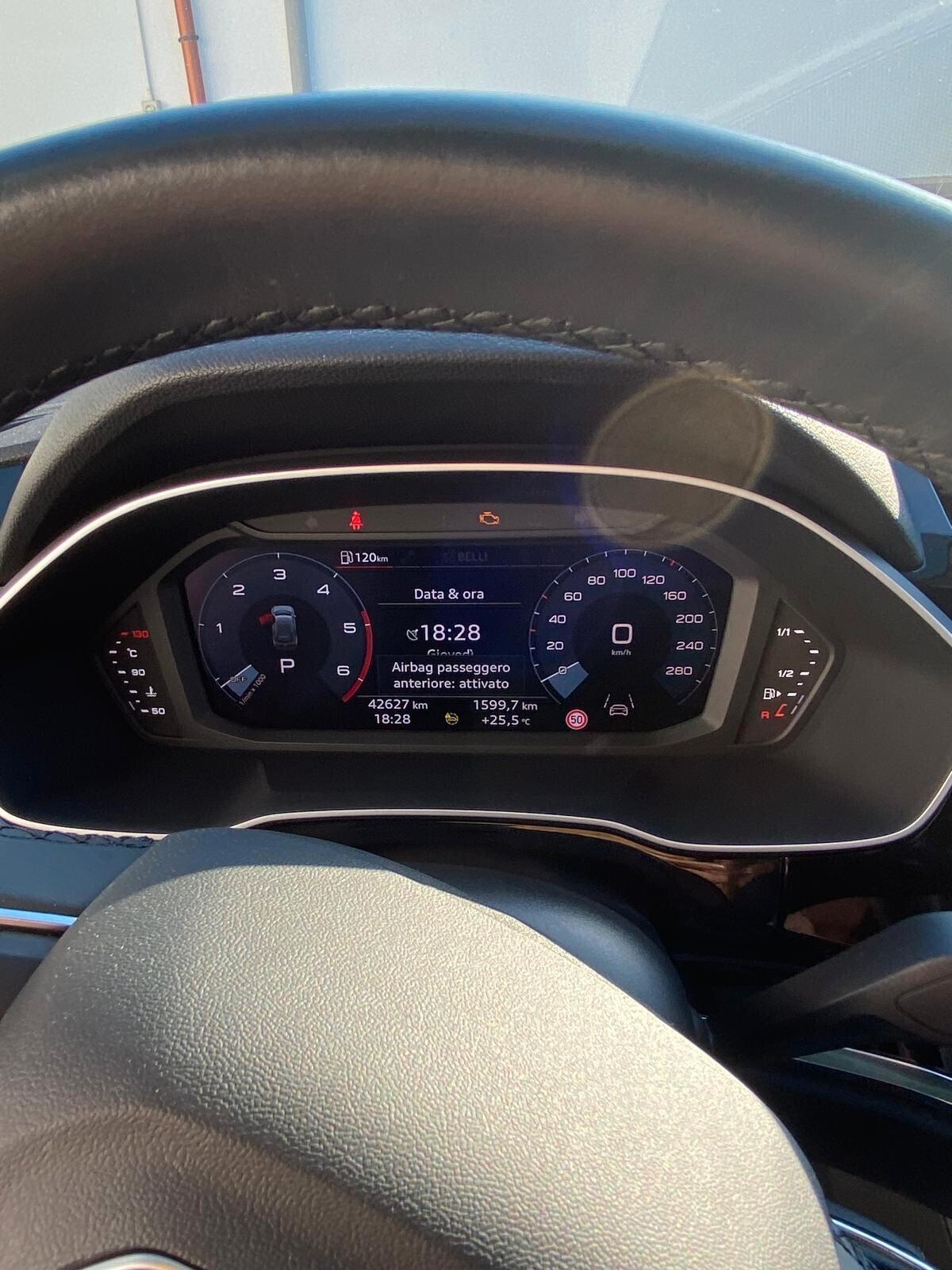 Audi Q3 35 TDI S tronic Business