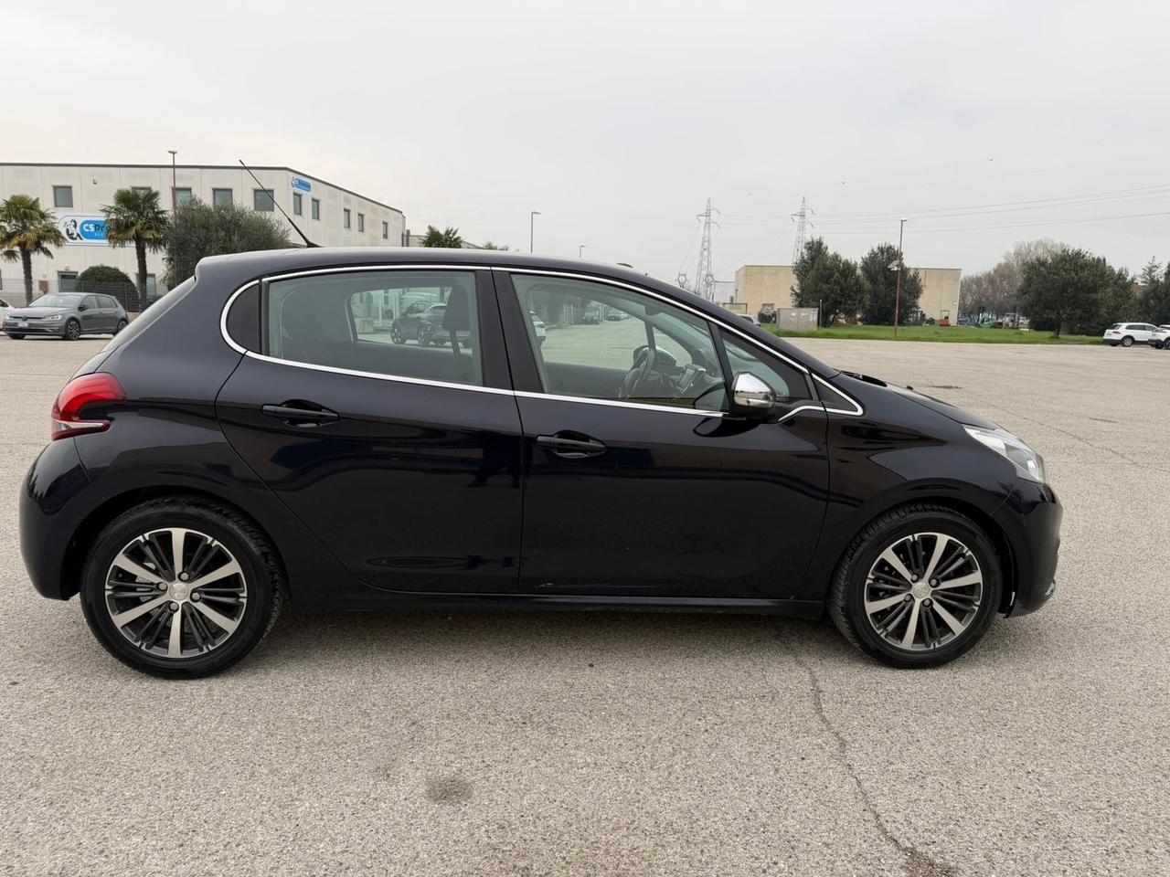 Peugeot 208 PureTech Allure GARANZIA 12 m