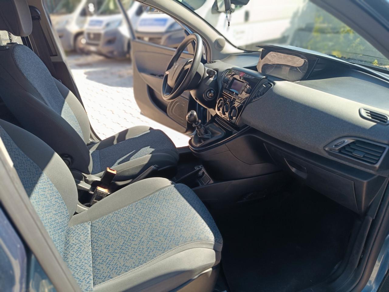 Lancia Ypsilon 1.0 FireFly 5 porte S&S Hybrid Gold