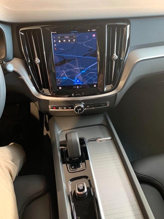 Volvo V60 B4 (d) automatico Plus Dark