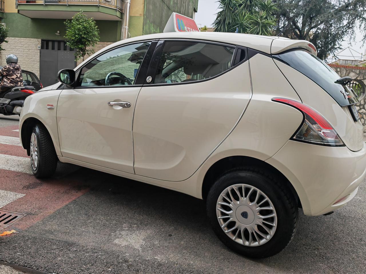 LANCIA YPSILON 0.9 TWINAIR CV84 KW62 ECOCHIC PLATINUM