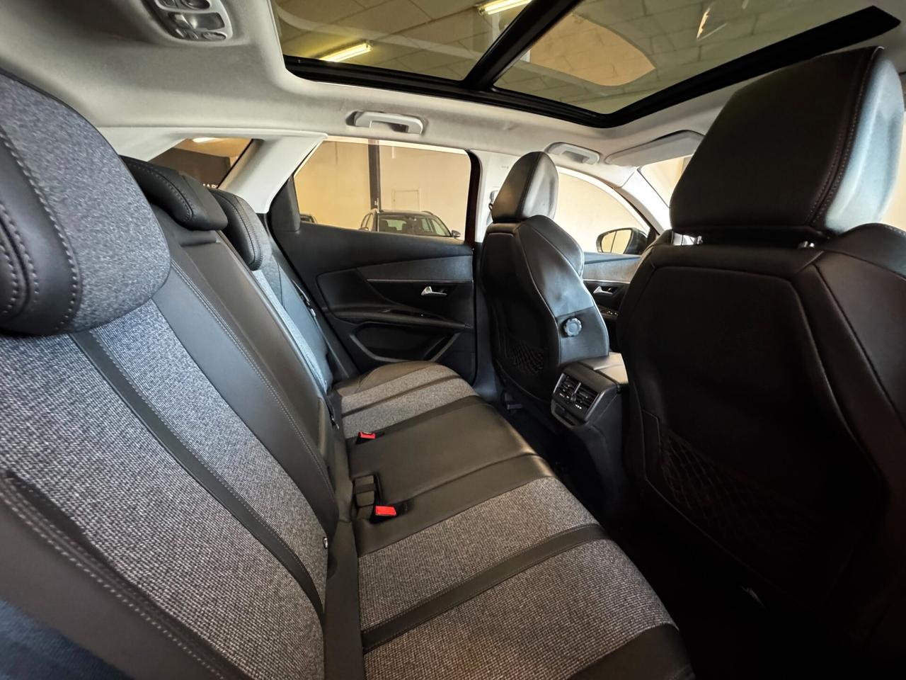 Peugeot 3008 BlueHDi 130cv EAT8 Allure 2020