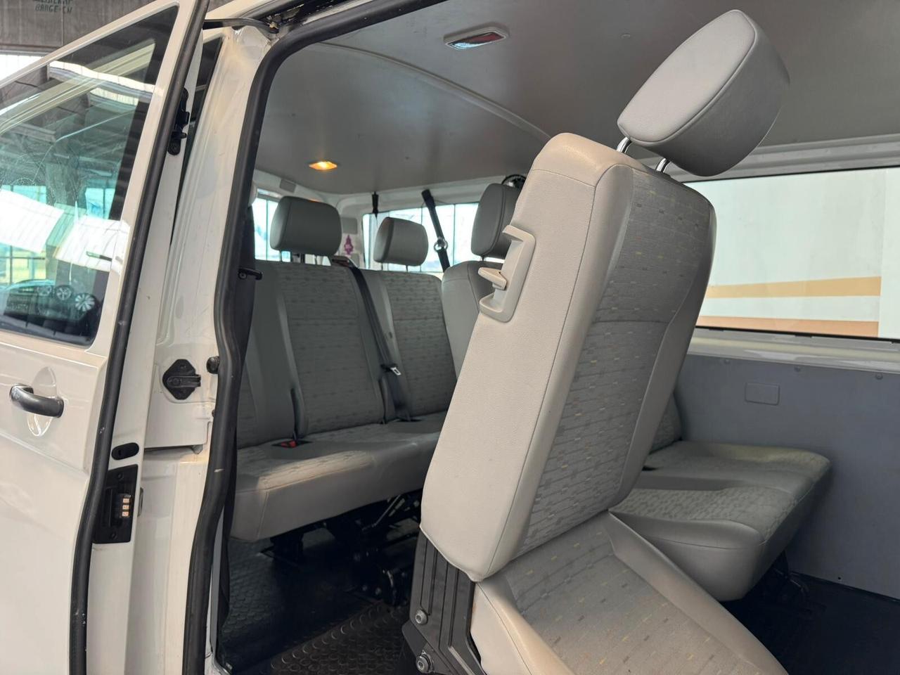 Volkswagen Transporter 9 posti 2.0 TDI 102CV PL Kombi + traino