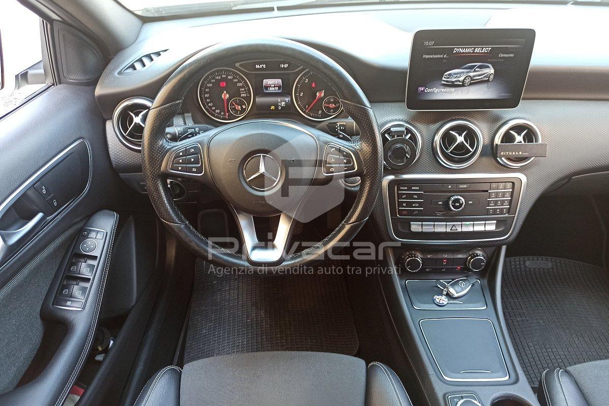 MERCEDES A 200 d Automatic Premium