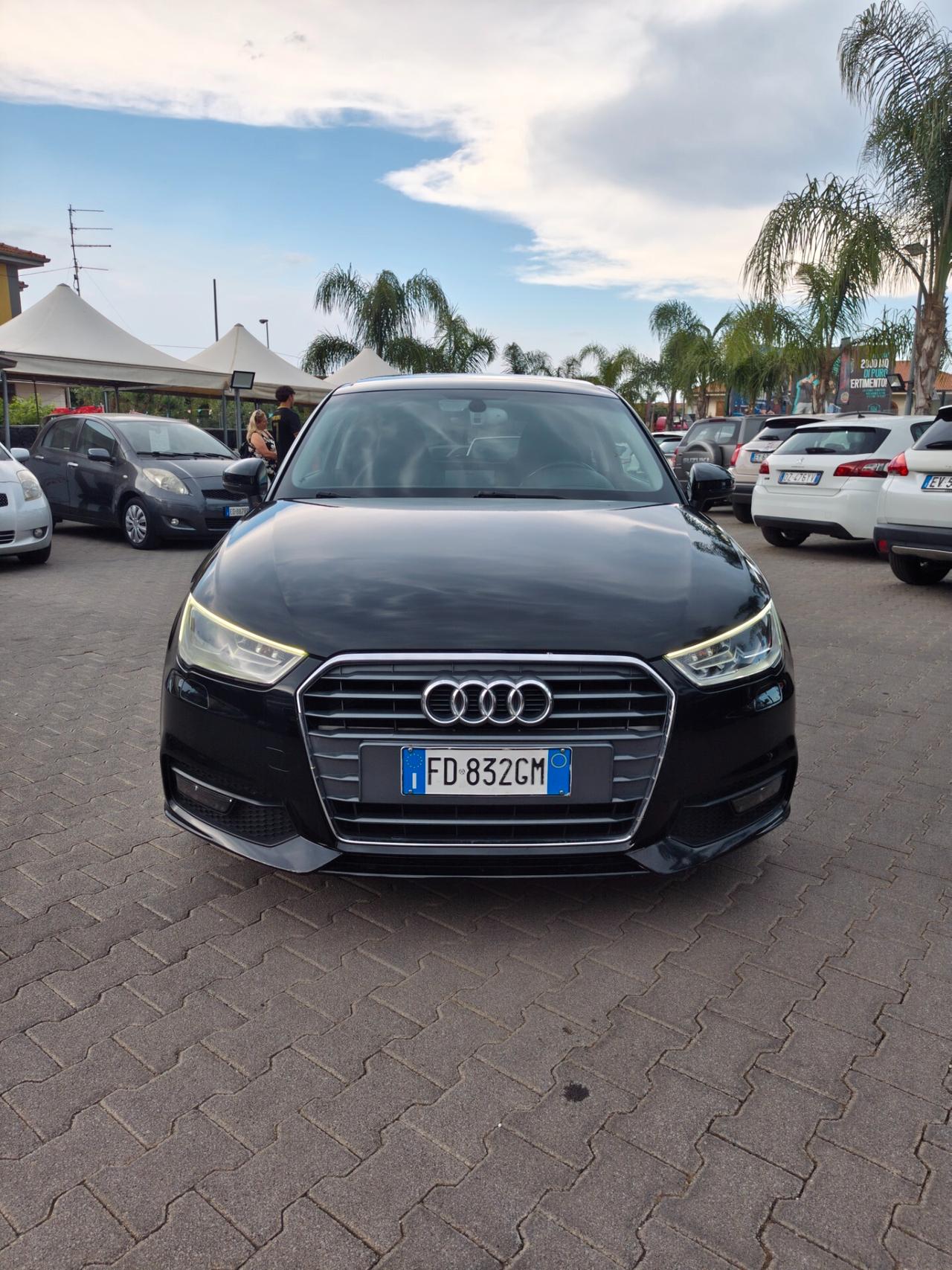 Audi A1 1.6 TDI 116 CV Design full optional