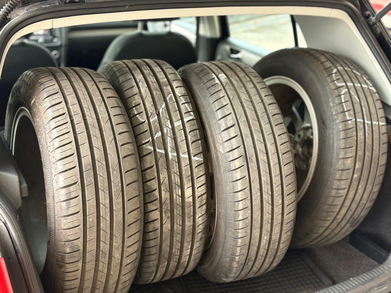 Volkswagen Golf 1.6 TDI DPF 5p. Highline