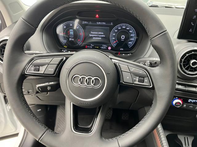 AUDI Q2 35 TDI S tronic Identity Black - Nuova