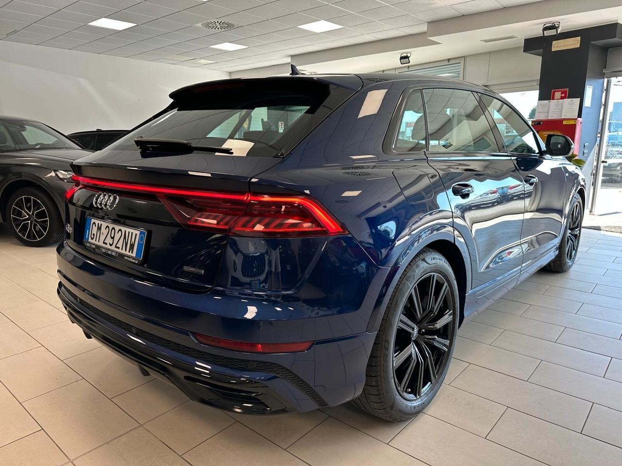 Audi Q8 50 TDI 286 CV quattro S line Uff. Italiana Unico Proprietario