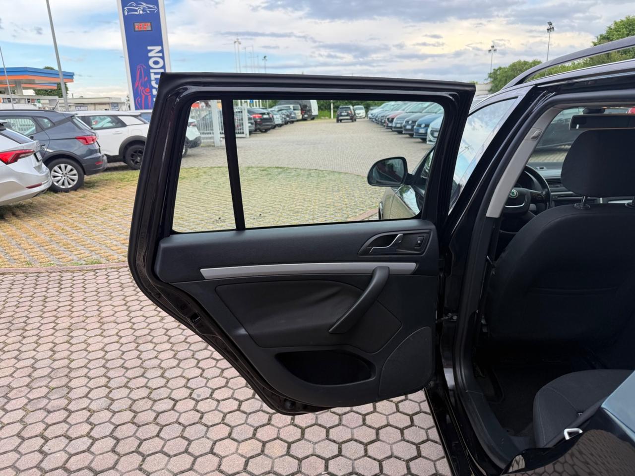 Skoda Octavia 1.6 TDI CR F.AP. Elegance OK NEOPATENTATI