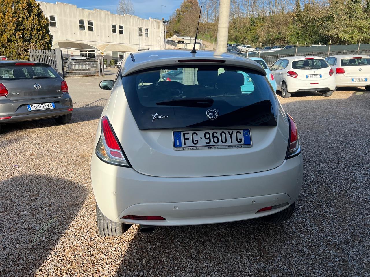 Lancia Ypsilon 1.2 69 CV 5 porte GPL Ecochic Silver