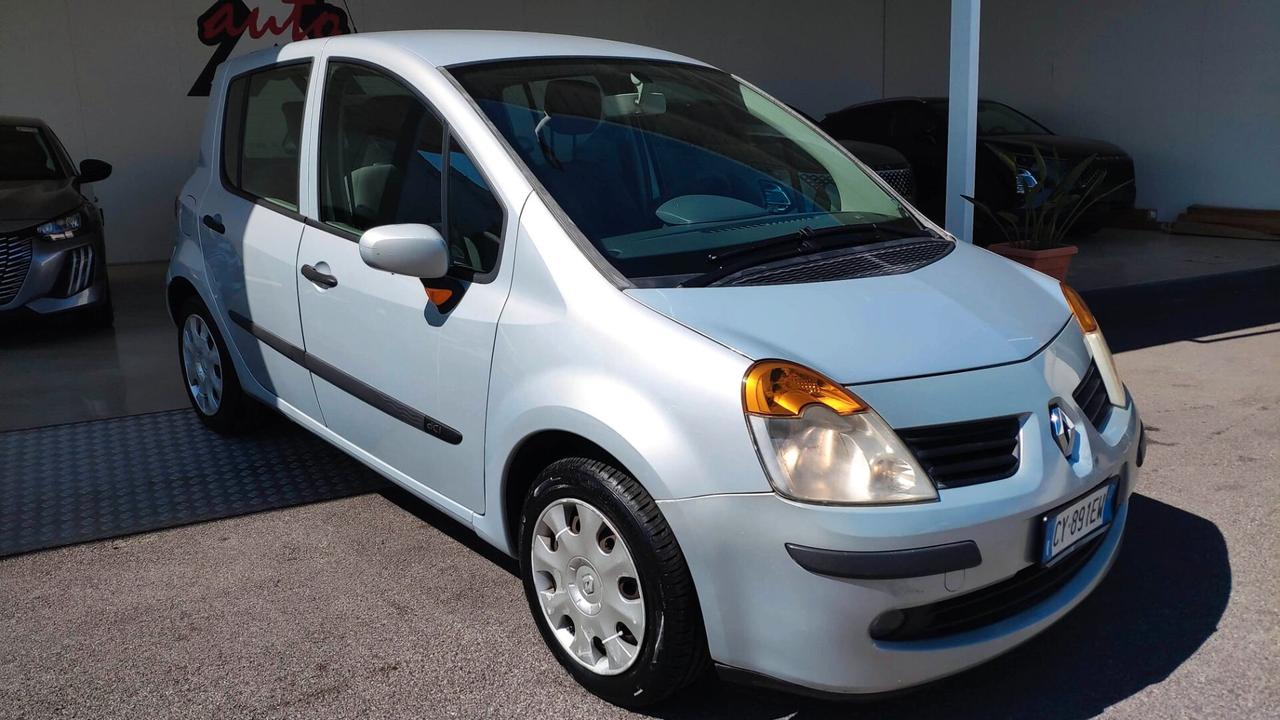 Renault Modus 1.5 dCi 85CV C. Manuale