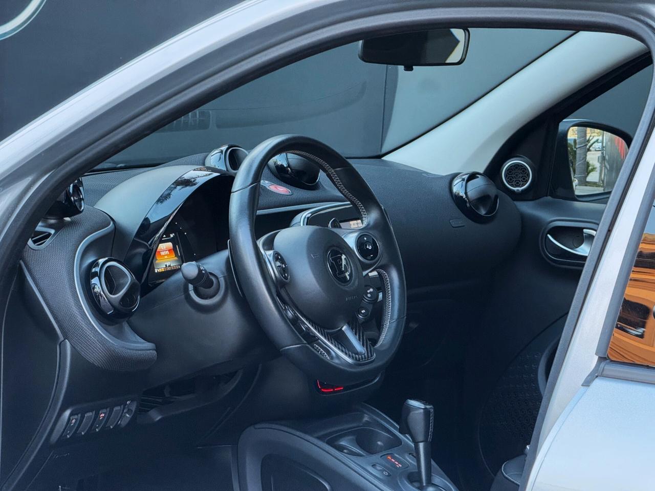Smart forFour 0.9 T BRABUS 109CV TETTO CAM JBL