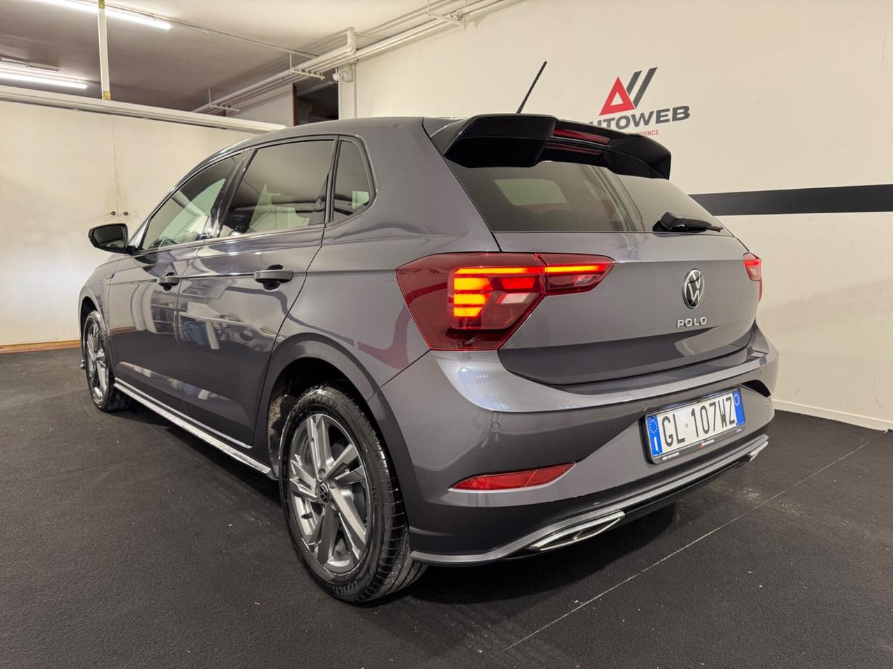 Volkswagen Polo 1.0 TSI DSG R-Line*SOLO 28.000 KM*