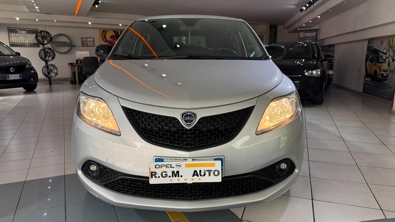 Lancia Ypsilon 1.0 FireFly 5 porte S&S Hybrid Ecochic Gold