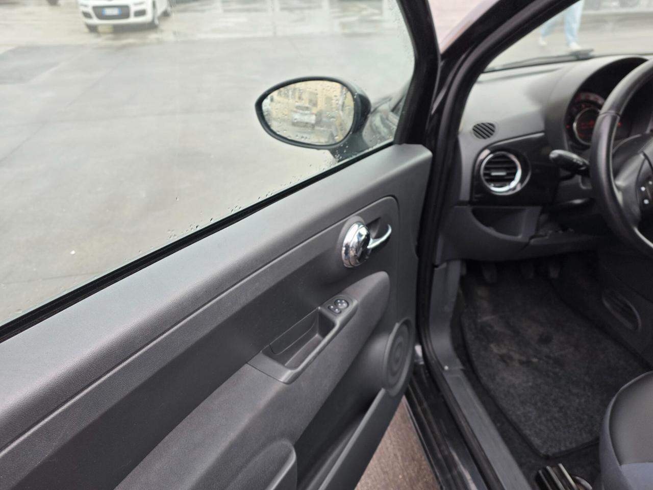 Fiat 500 1.2 Lounge Mat black