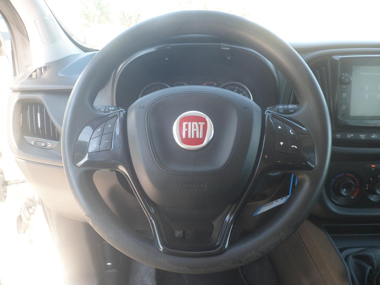 Fiat Doblo 5 posti maxi autocarro