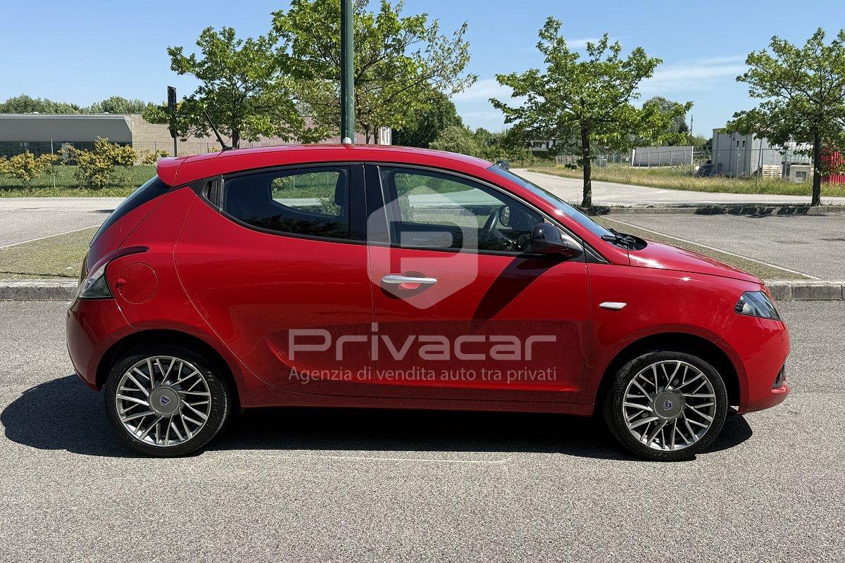 LANCIA Ypsilon 1.2 69 CV 5 porte GPL Silver
