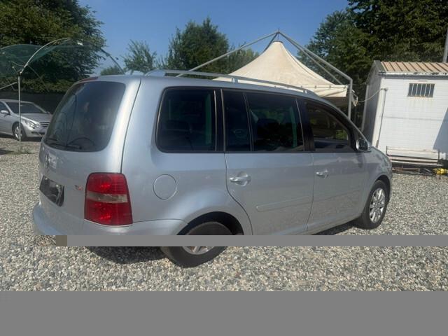 Volkswagen Touran 2.0 TDI 136CV Highline 7 POSTI