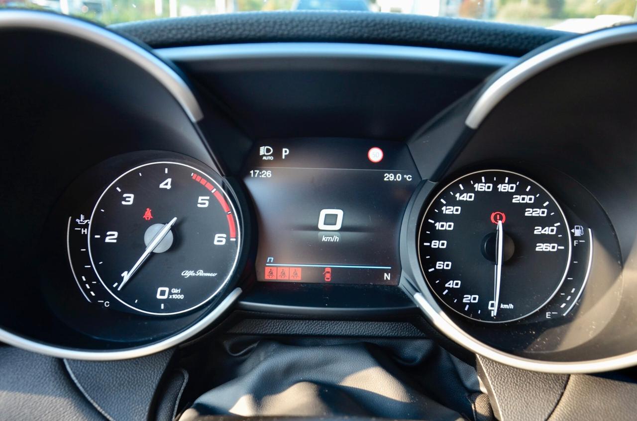 ALFA ROMEO GIULIA 2.2 T VELOCE Q4 AWD 210cv AUTO, ECCELLENTI CONDIZIONI, UFF ITALIANA, SERVICE DIMOSTRABILI, PERMUTE