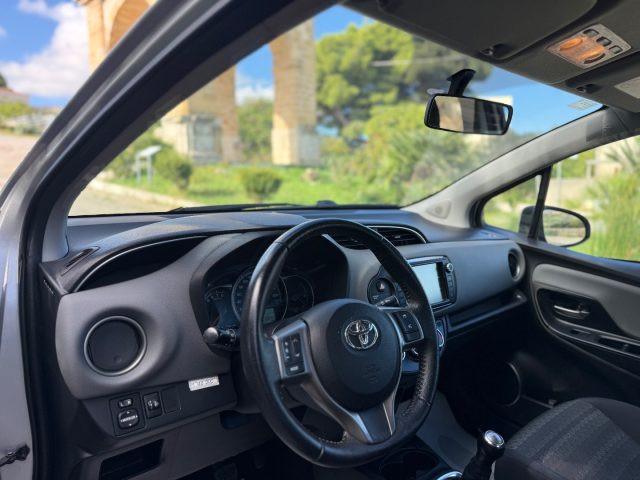 TOYOTA Yaris 1.0 5 porte LOUNGE