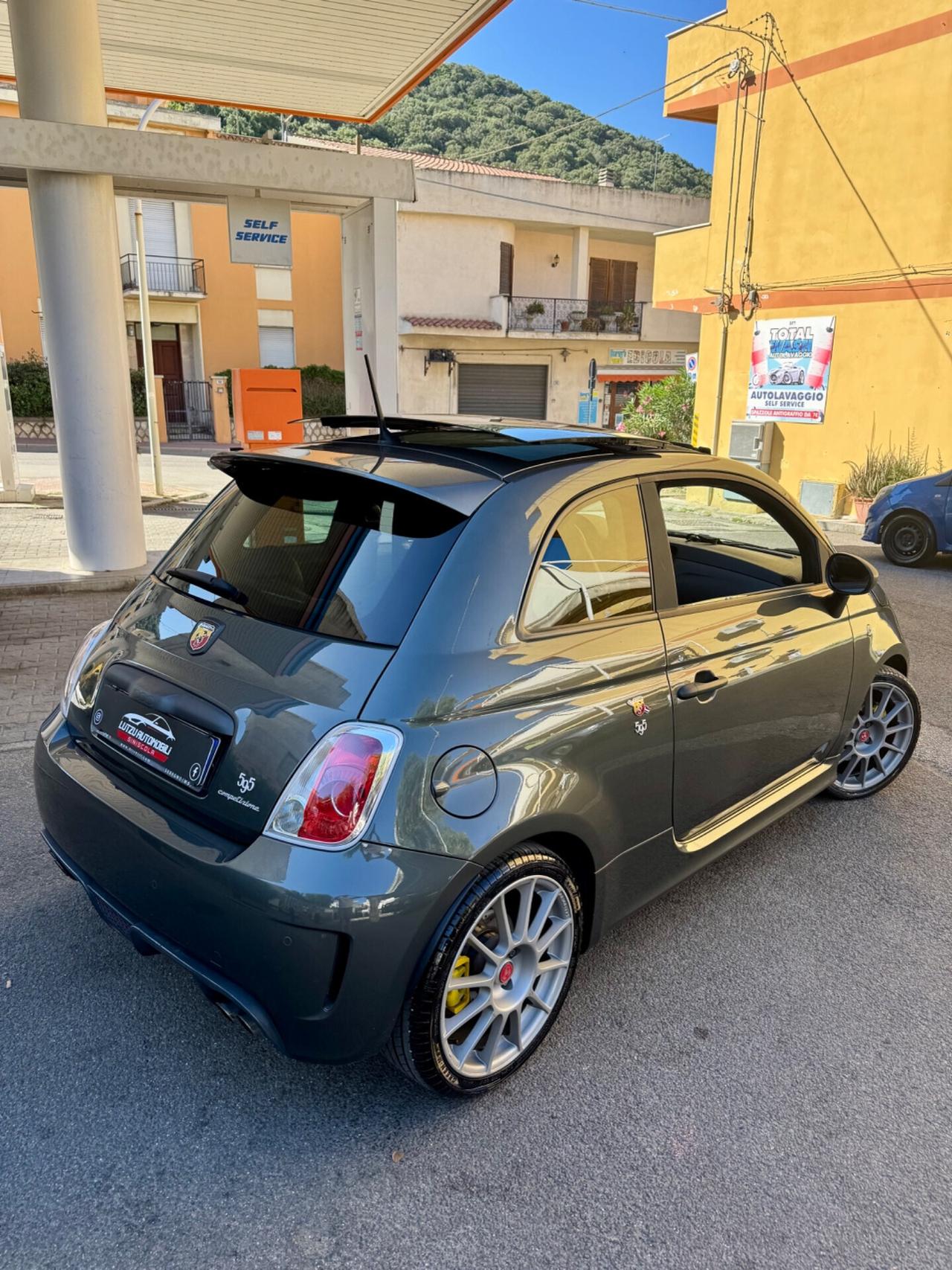 Abarth 595 1.4 T-Jet 160 CV MTA Competizione SABELT