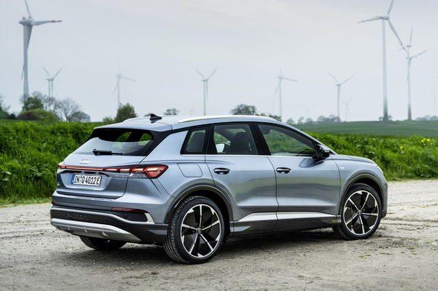 AUDI Q4 e-tron Q4 55 e-tron quattro Business Advanced