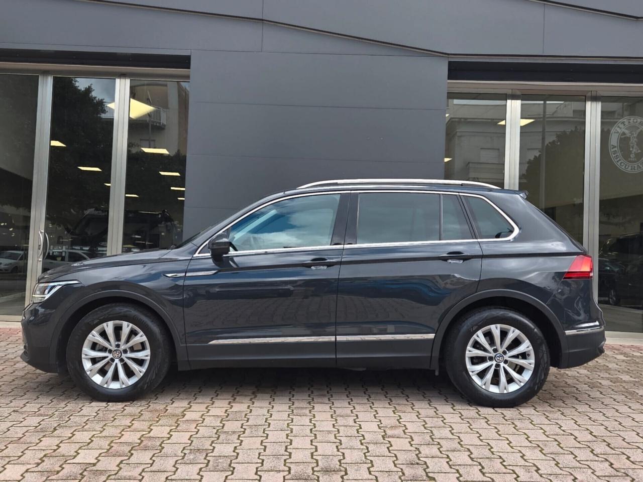 Volkswagen Tiguan 2.0 TDI SRC 122 CV