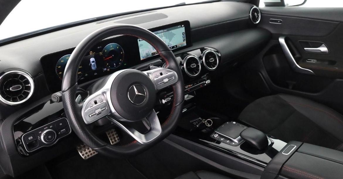 Mercedes-benz A 180d Automatic Premium AMG Line