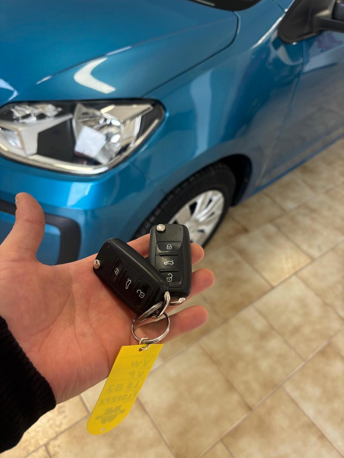 VOLKSWAGEN UP ANNO 2017 BZ 1.0 ADATTA NEOPATENTATI KM 84 MILA