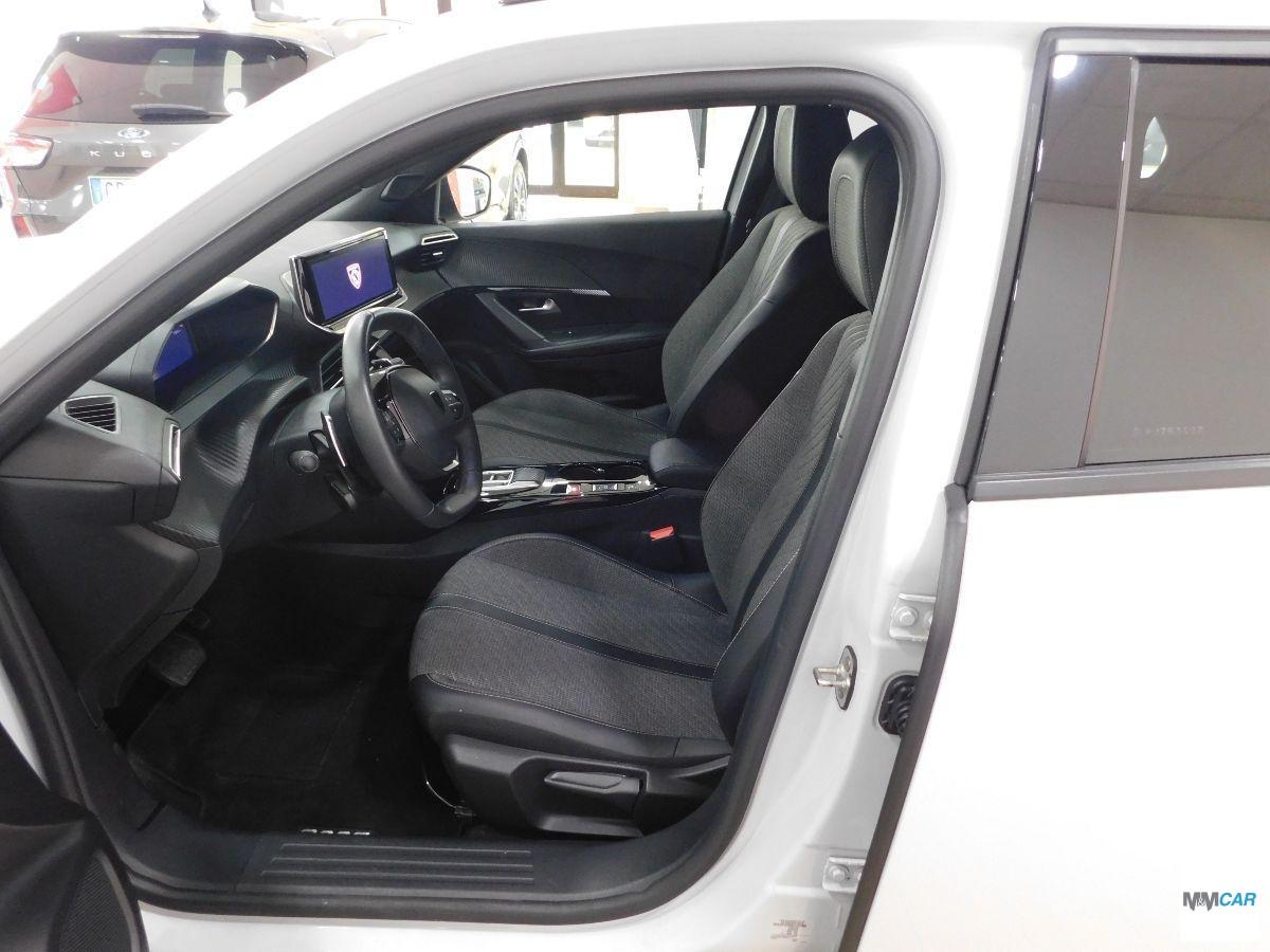 PEUGEOT - 2008 - BlueHDi 130 S&S EAT8 Allure
