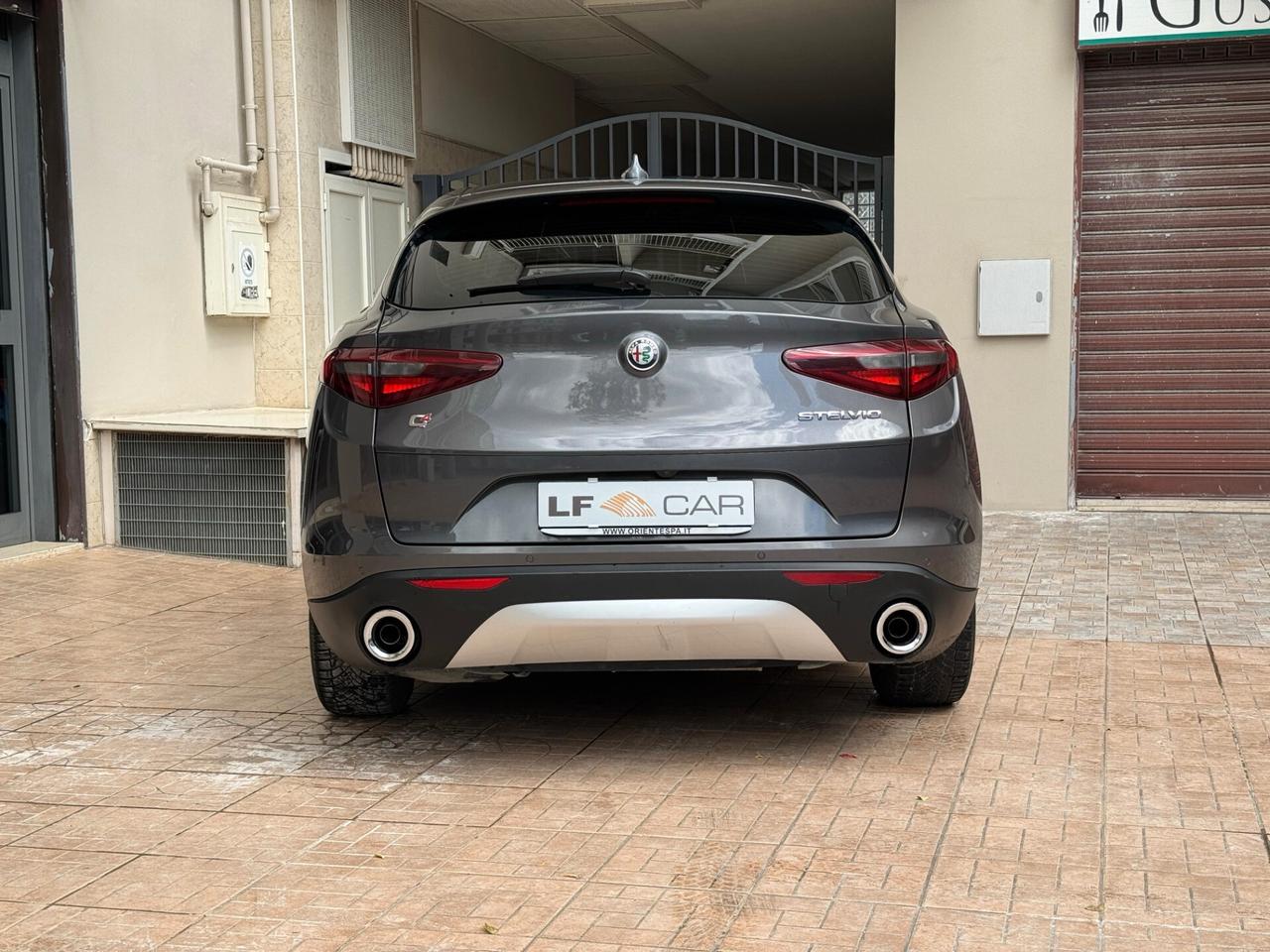 Alfa Romeo Stelvio 2.2 Turbodiesel 190 cv AT8 Q4 Executive