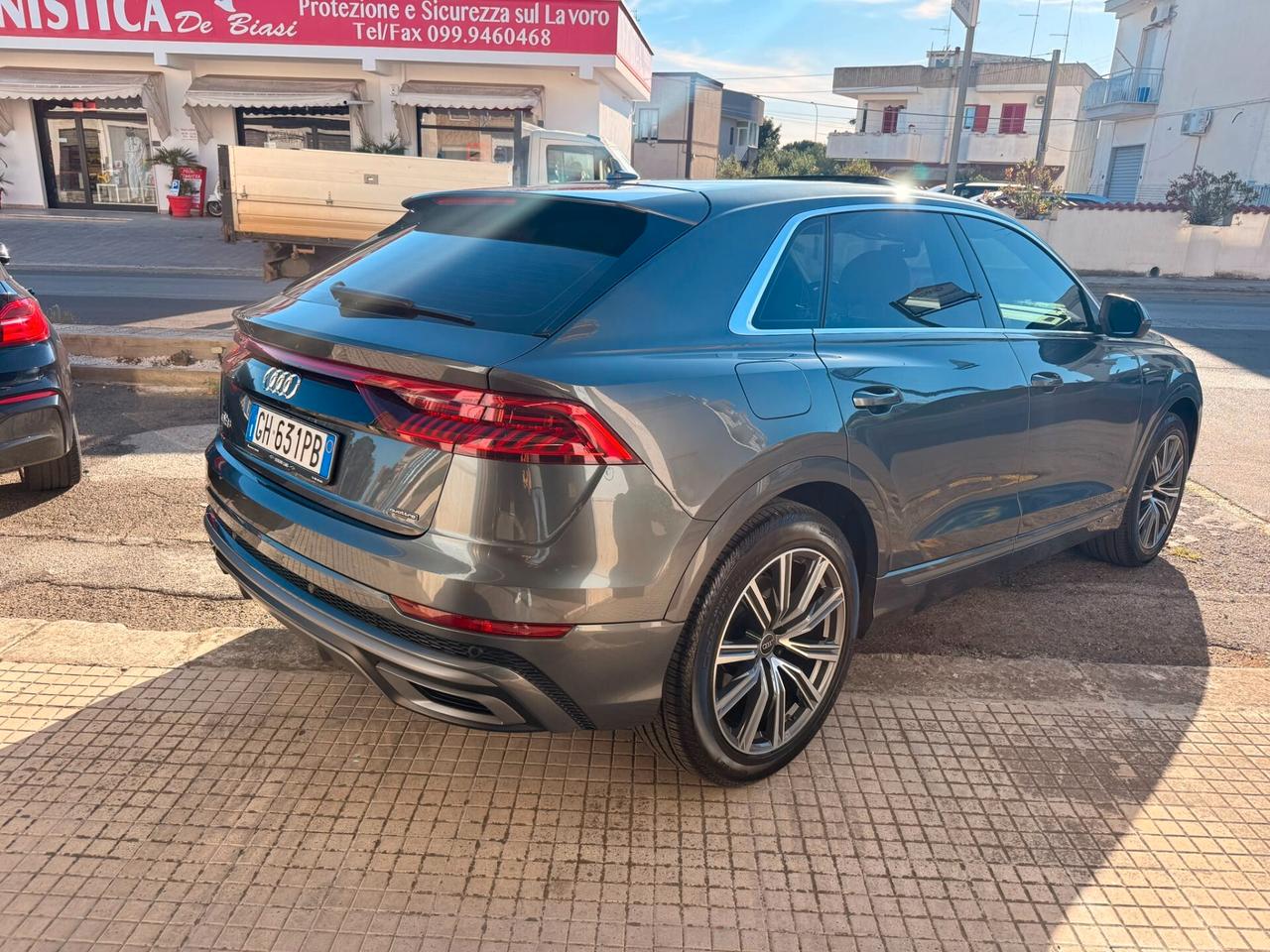 audi q8 s line 2022 tetto!