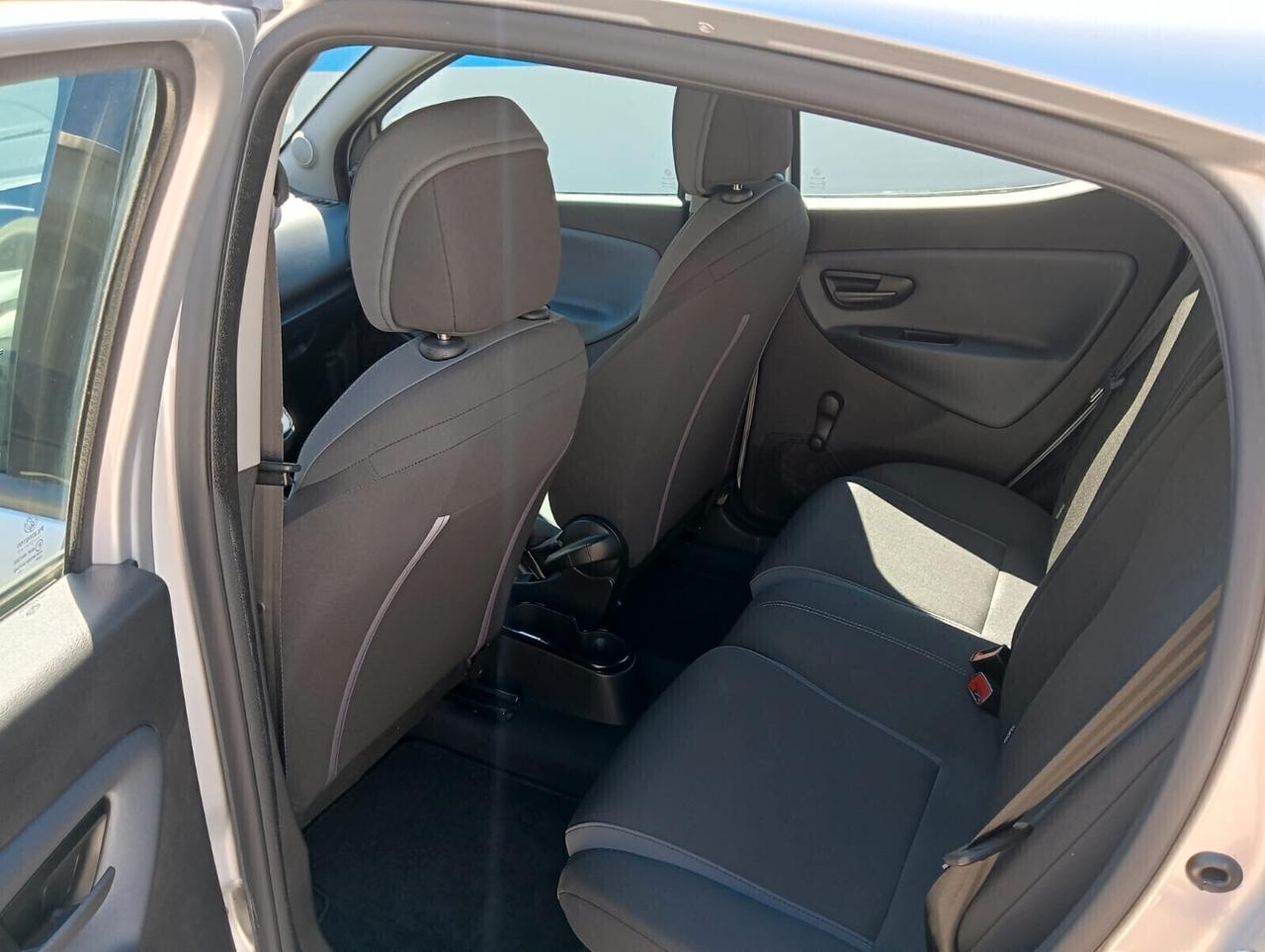Lancia Ypsilon 1.3 MJT 16V 95 CV 5 porte S&S Silver