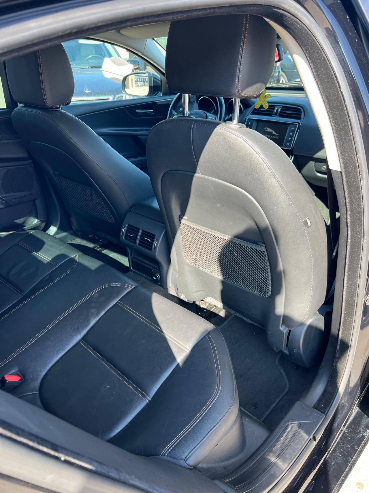 Jaguar XE 2.0 D Turbo 180CV Pure