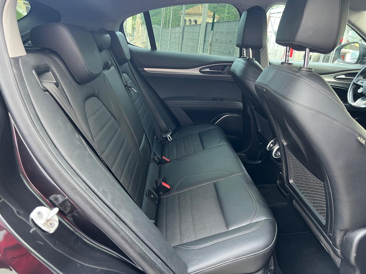 Alfa Romeo Stelvio 2.2 Turbodiesel 190 CV Q4 Sprint - TOTAL BLACK