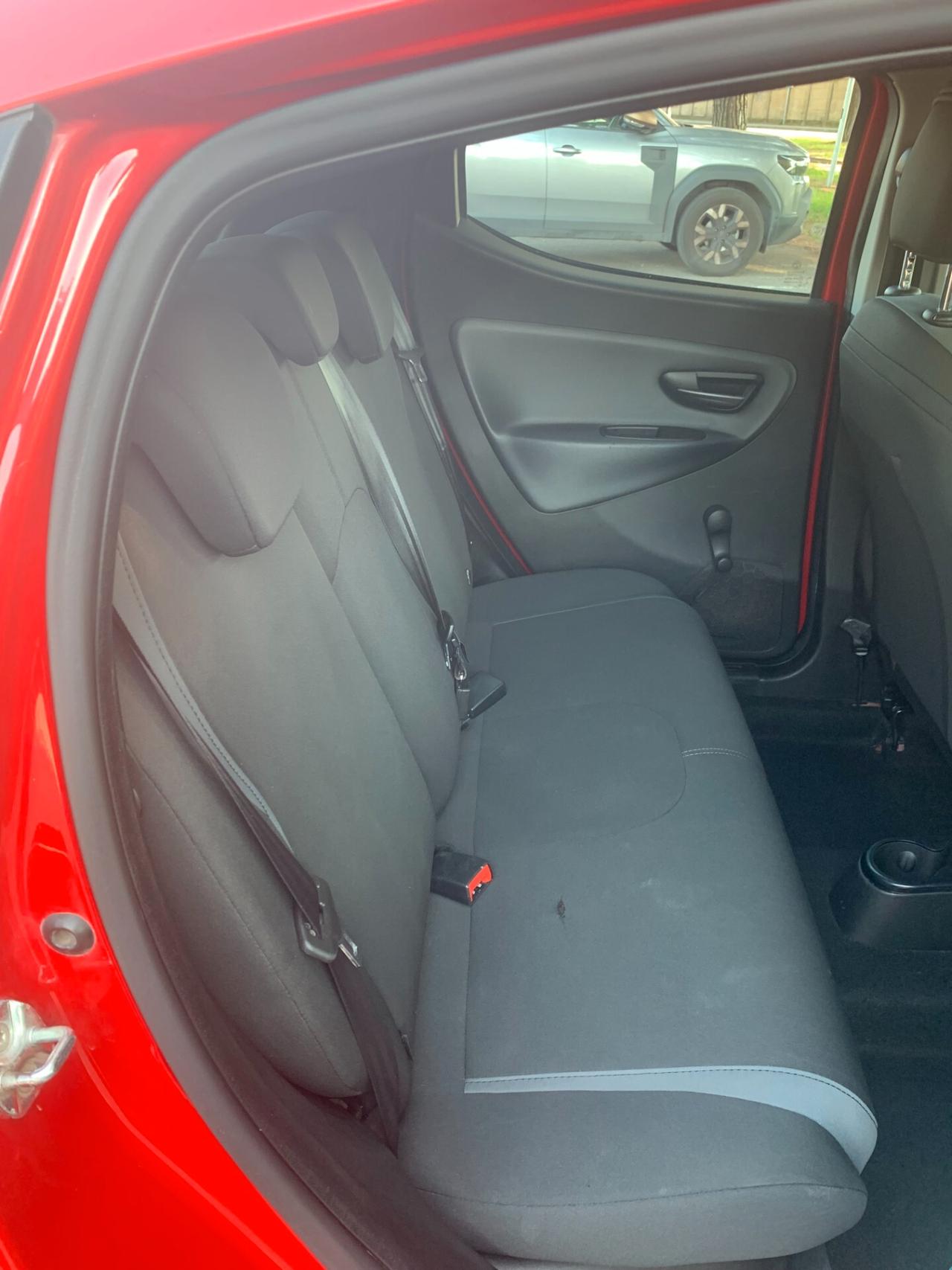 Lancia Ypsilon 1.2 69 CV 5 porte Gold