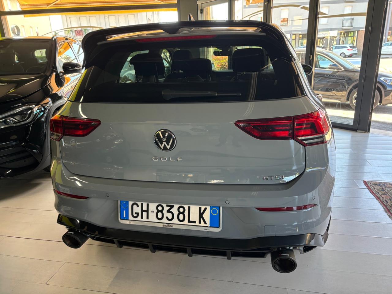 VW Golf 1.0 eTSI EVO DSG Life scarico akrapovic, neopatentati